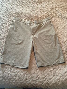 Adidas Men's Light Gray Flat-Front Athletic Shorts